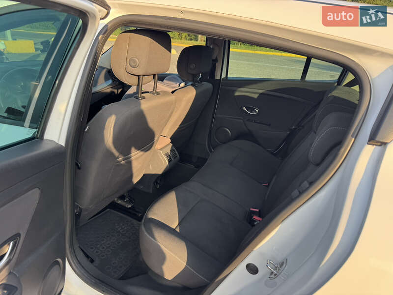 Хэтчбек Renault Megane 2011 в Черновцах фото 6 Хэтчбек Renault Megane 2011 в Черновцах