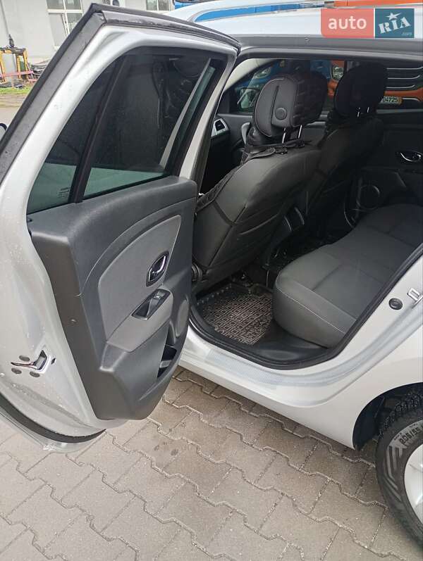 Универсал Renault Megane 2013 в Староконстантинове фото 23 Универсал Renault Megane 2013 в Староконстантинове