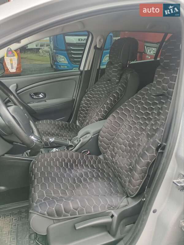 Универсал Renault Megane 2013 в Староконстантинове фото 29 Универсал Renault Megane 2013 в Староконстантинове