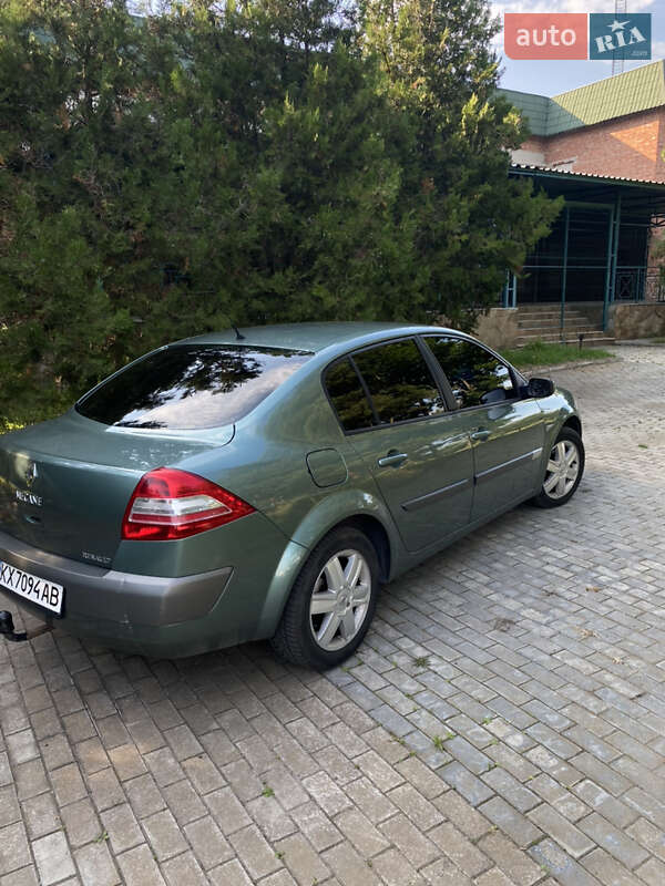 Седан Renault Megane 2006 в Дергачах