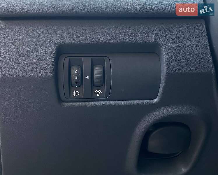 Седан Renault Megane 2007 в Дніпрі фото 22 Седан Renault Megane 2007 в Дніпрі