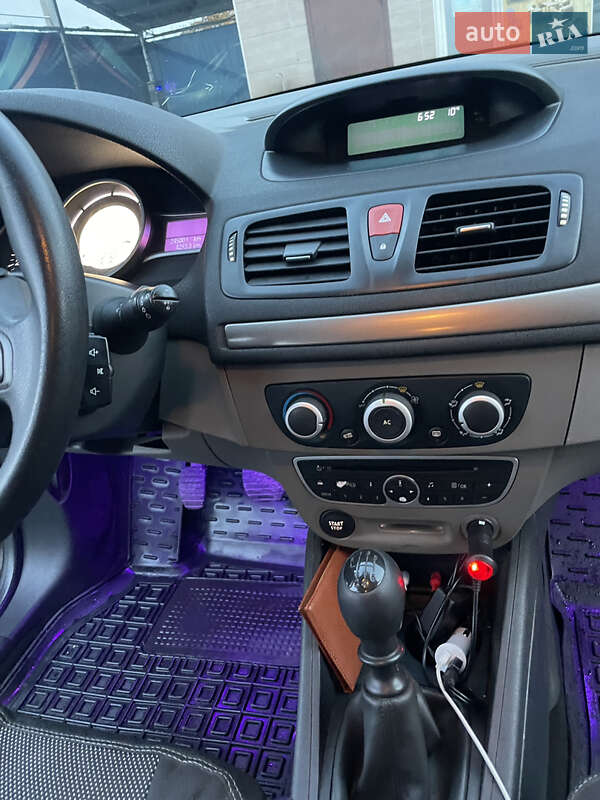 Универсал Renault Megane 2011 в Ахтырке фото 9 Универсал Renault Megane 2011 в Ахтырке