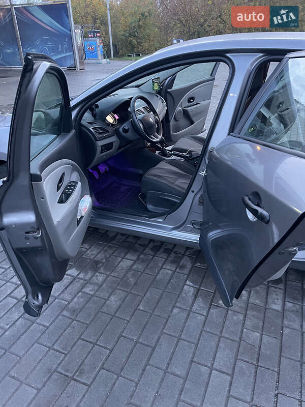 Универсал Renault Megane 2011 в Ахтырке фото 14 Универсал Renault Megane 2011 в Ахтырке