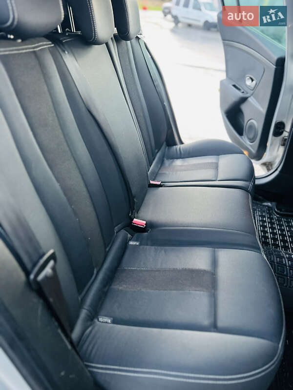 Хэтчбек Renault Megane 2009 в Луцке