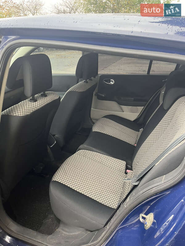 Хэтчбек Renault Megane 2004 в Вараше фото 6 Хэтчбек Renault Megane 2004 в Вараше