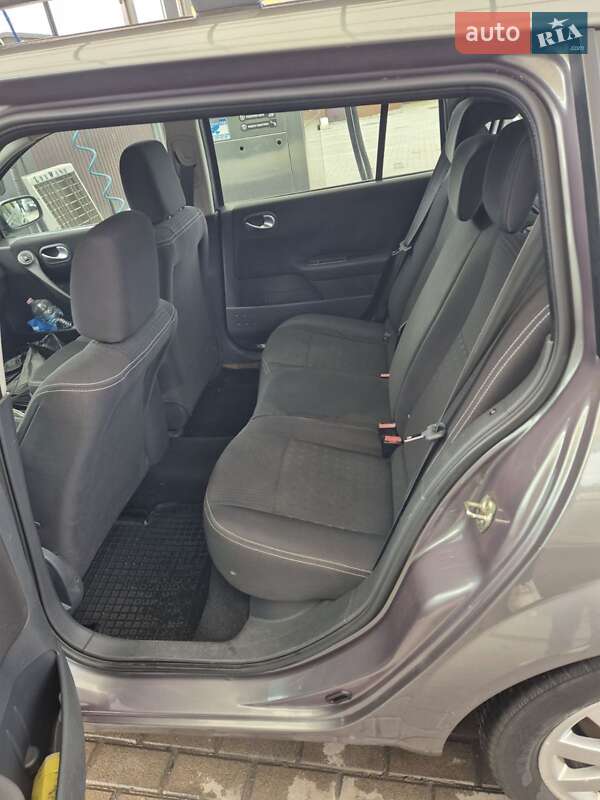 Универсал Renault Megane 2005 в Луцке фото 4 Универсал Renault Megane 2005 в Луцке