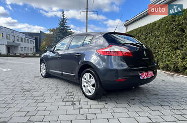 Хэтчбек Renault Megane 2012 в 