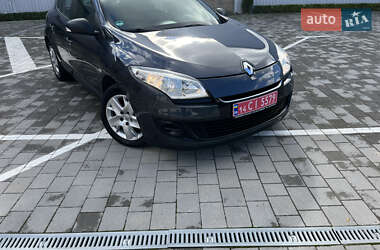 Хэтчбек Renault Megane 2012 в 