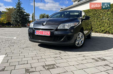 Хэтчбек Renault Megane 2012 в 