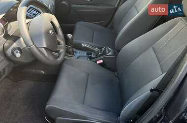 Хэтчбек Renault Megane 2012 в 