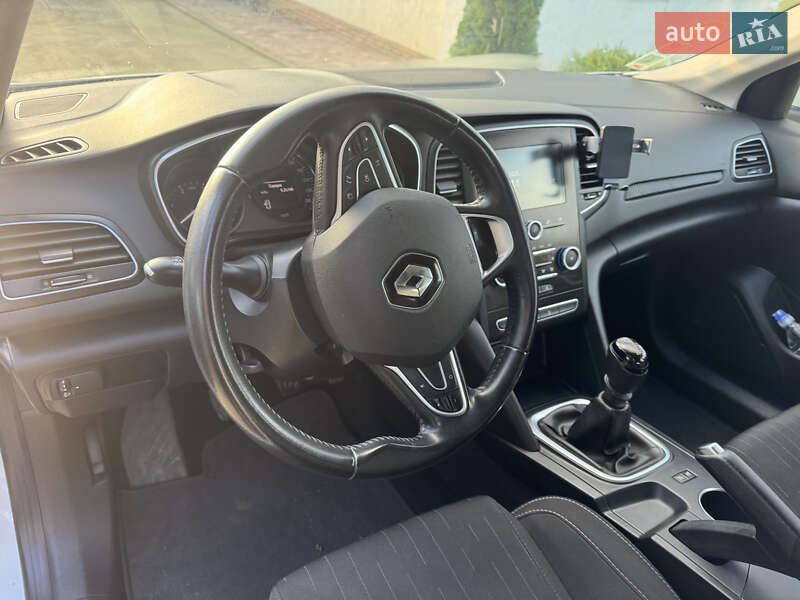 Хэтчбек Renault Megane 2018 в Корсуне-Шевченковском