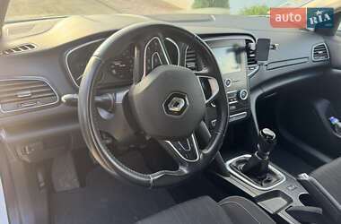 Хэтчбек Renault Megane 2018 в 