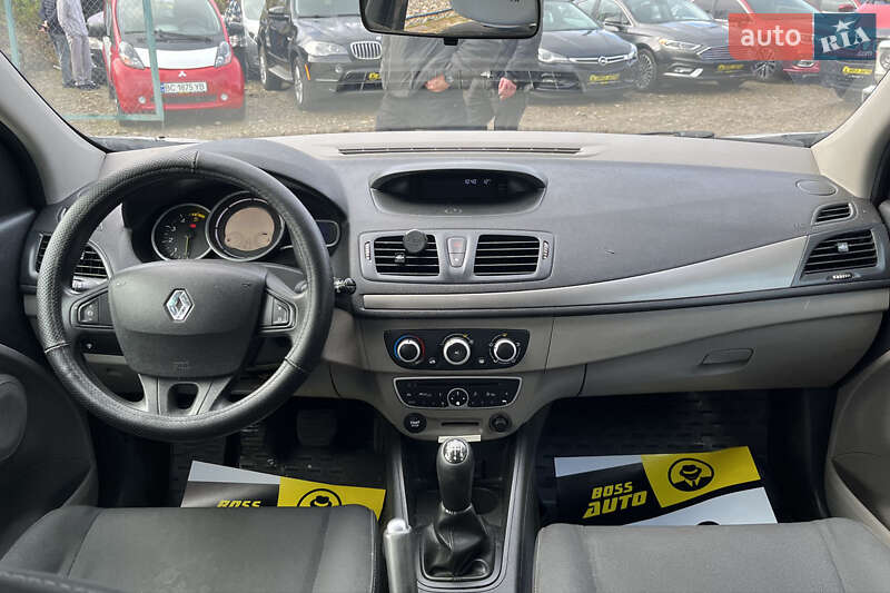 Хетчбек Renault Megane 2011 в Стрию фото 17 Хетчбек Renault Megane 2011 в Стрию