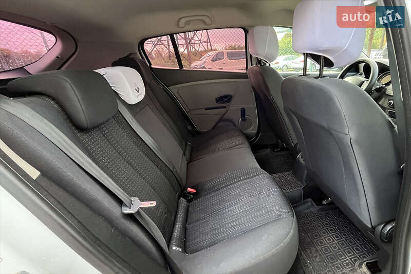Хетчбек Renault Megane 2011 в Стрию фото 21 Хетчбек Renault Megane 2011 в Стрию