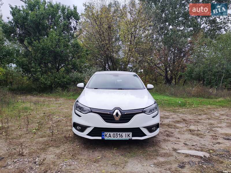 Седан Renault Megane 2017 в Києві фото 3 Седан Renault Megane 2017 в Києві