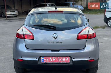 Хетчбек Renault Megane 2010 в 