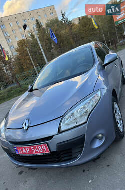 Хетчбек Renault Megane 2010 в 