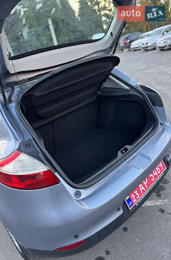 Хетчбек Renault Megane 2010 в 