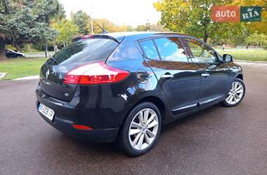Хетчбек Renault Megane 2010 в 