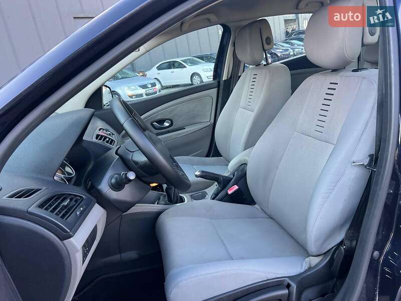 Хетчбек Renault Megane 2009 в Львові фото 18 Хетчбек Renault Megane 2009 в Львові