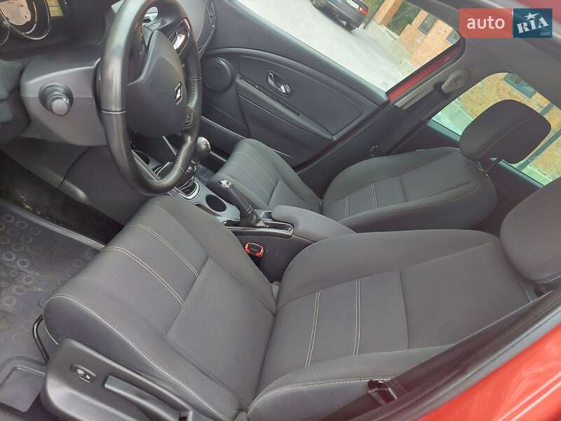 Универсал Renault Megane 2013 в Староконстантинове