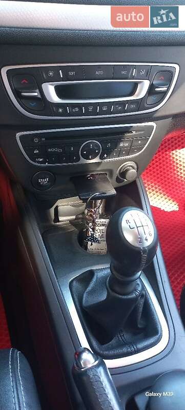 Хетчбек Renault Megane 2009 в Кам'янському фото 20 Хетчбек Renault Megane 2009 в Кам'янському