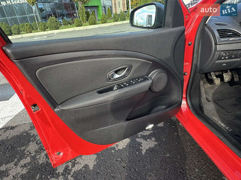 Универсал Renault Megane 2010 в Киеве фото 17 Универсал Renault Megane 2010 в Киеве