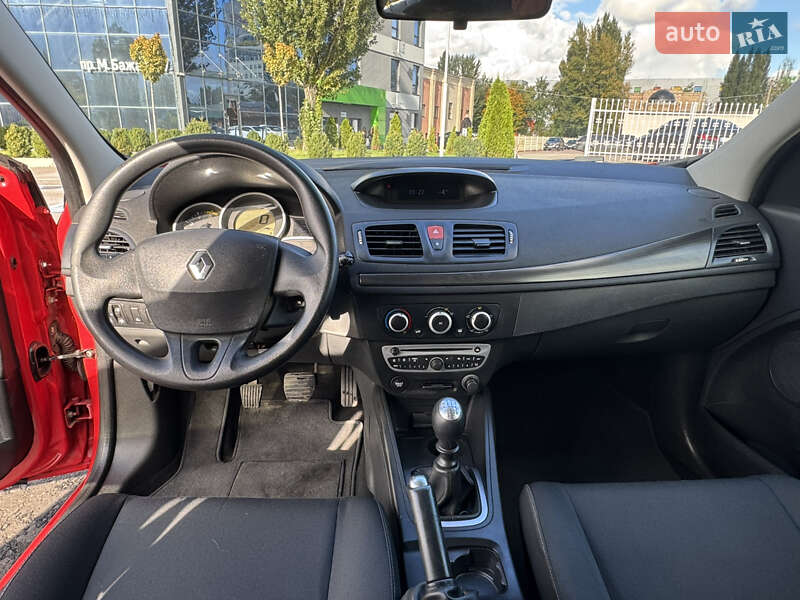 Универсал Renault Megane 2010 в Киеве фото 22 Универсал Renault Megane 2010 в Киеве