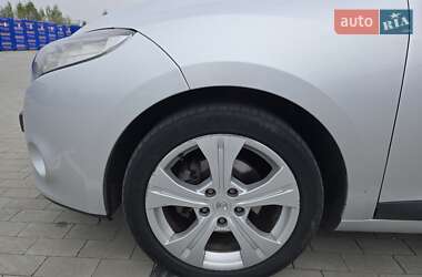 Хетчбек Renault Megane 2010 в 