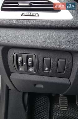 Хетчбек Renault Megane 2010 в 