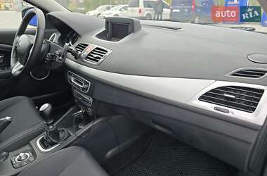 Хетчбек Renault Megane 2010 в 