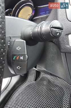 Хетчбек Renault Megane 2010 в 