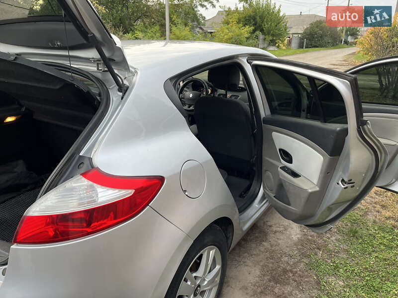Хэтчбек Renault Megane 2011 в Кременчуге фото 11 Хэтчбек Renault Megane 2011 в Кременчуге