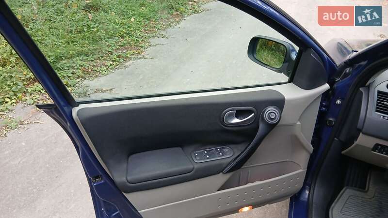 Универсал Renault Megane 2004 в Выгоде