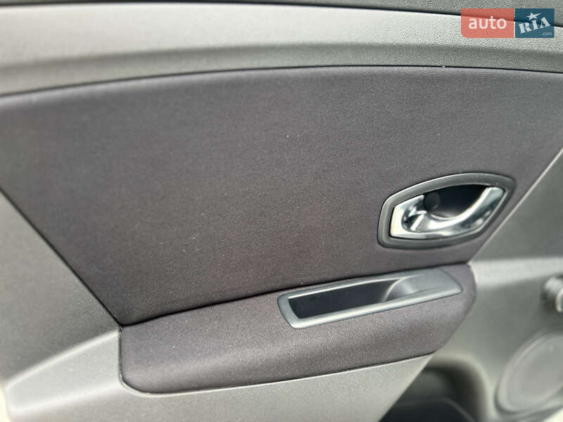 Универсал Renault Megane 2014 в Ивано-Франковске фото 54 Универсал Renault Megane 2014 в Ивано-Франковске