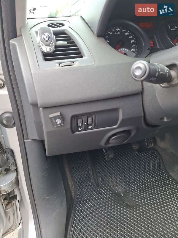 Хетчбек Renault Megane 2004 в Кропивницькому