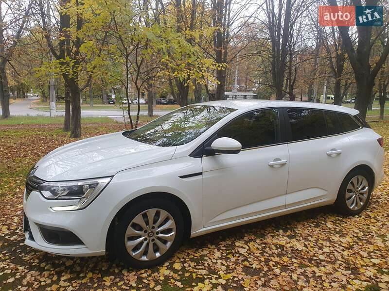 Универсал Renault Megane 2017 в Кременчуге фото 10 Универсал Renault Megane 2017 в Кременчуге