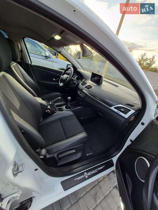 Универсал Renault Megane 2010 в Павлограде фото 16 Универсал Renault Megane 2010 в Павлограде