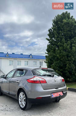 Хэтчбек Renault Megane 2010 в 