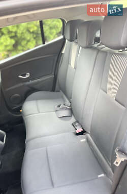 Хэтчбек Renault Megane 2010 в 