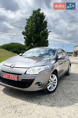 Хэтчбек Renault Megane 2010 в 