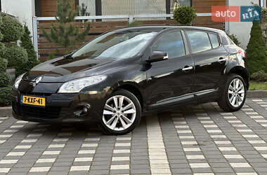 Хэтчбек Renault Megane 2011 в 