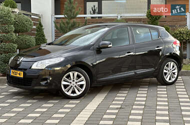 Хэтчбек Renault Megane 2011 в 