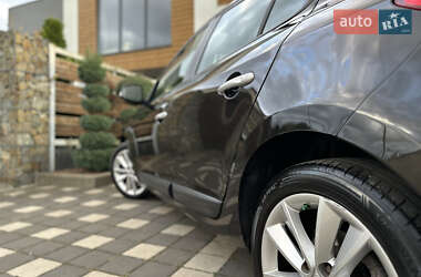 Хэтчбек Renault Megane 2011 в 