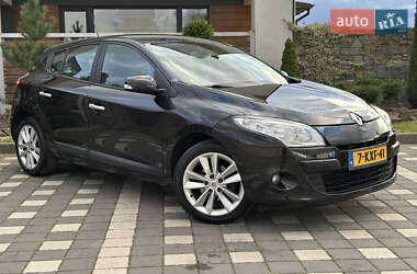 Хэтчбек Renault Megane 2011 в 