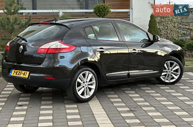 Хэтчбек Renault Megane 2011 в 