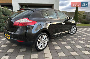 Хэтчбек Renault Megane 2011 в 
