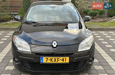 Хэтчбек Renault Megane 2011 в 