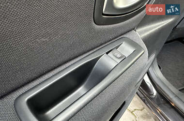 Хэтчбек Renault Megane 2011 в 