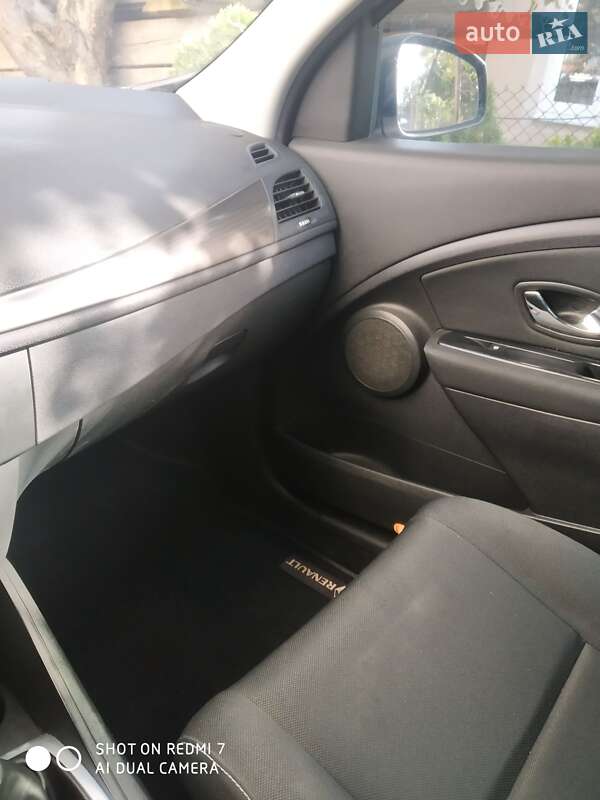 Універсал Renault Megane 2011 в Львові фото 2 Універсал Renault Megane 2011 в Львові
